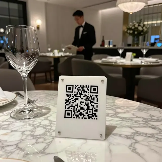 Cómo los menús con códigos QR mejoran la experiencia gastronómica en restaurantes de alta cocina.